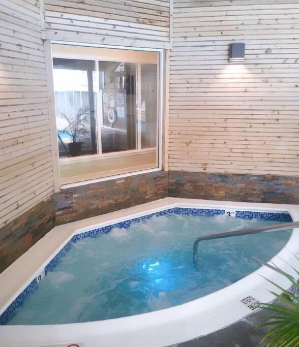 Cozy French Style Villa- 3 Bed-Casino-Pools-Jacuzzi Norwich Εξωτερικό φωτογραφία